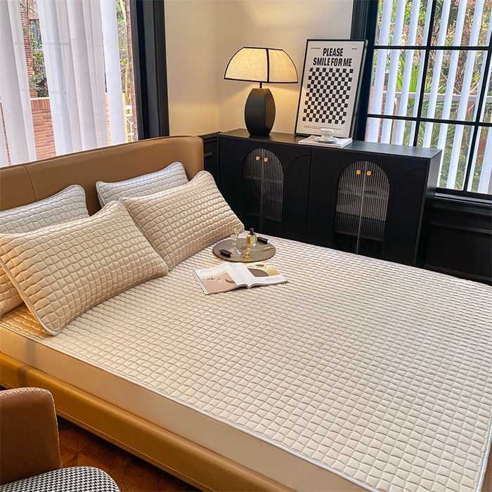 91家纺网 家纺一手货源 找家纺 罗优家纺 2025新款冰丝绸冰块凉席 炫丽金