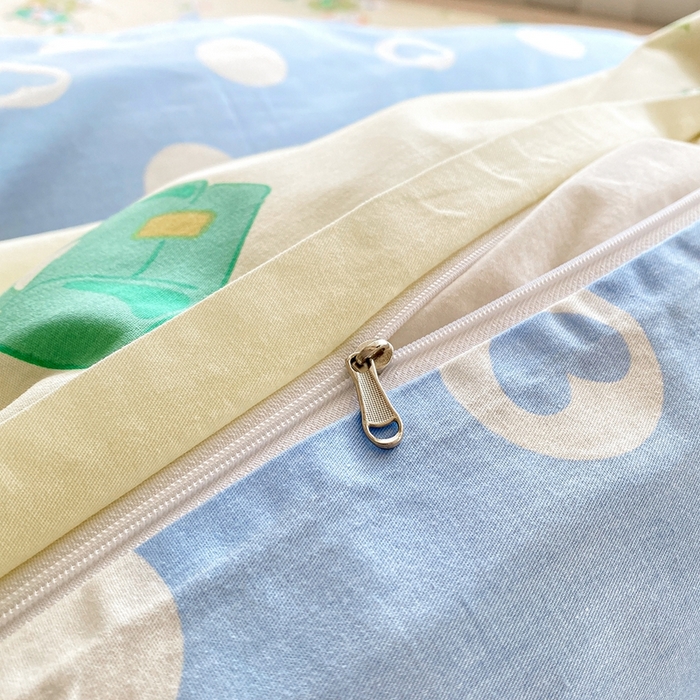 91家纺网 家纺一手货源 找家纺 爱丽丝 2025新款正版授权三丽鸥全棉40支13372单被套 萌萌大眼蛙