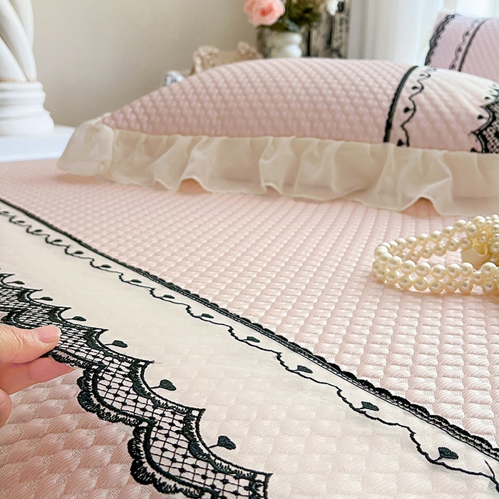 91家纺网 家纺一手货源 找家纺 网红馆（ck家纺） 2025新款凉豆豆床裙款凉席三件套-露茜公主 露茜公主-粉