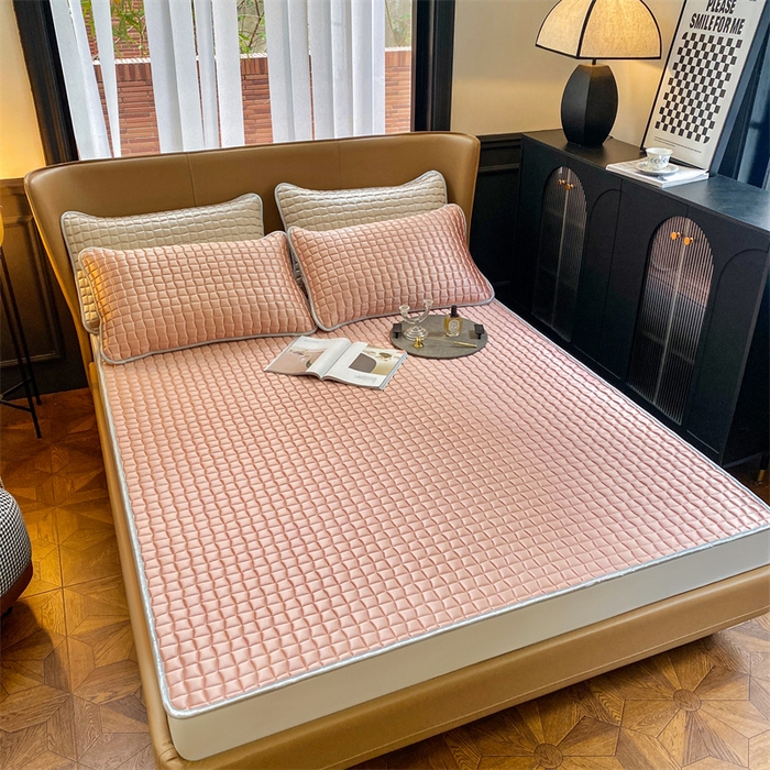 91家纺网 家纺一手货源 找家纺 罗优家纺 2025新款冰丝绸冰块凉席 温柔粉