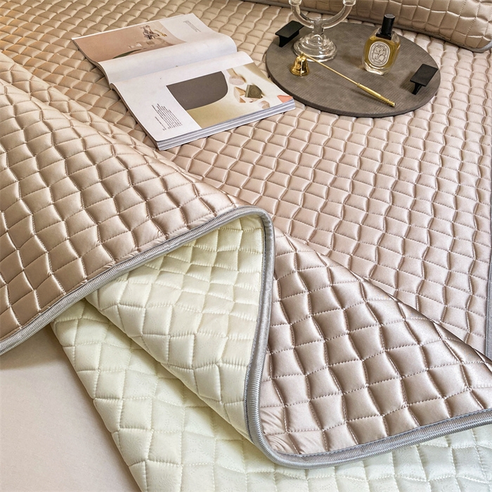 91家纺网 家纺一手货源 找家纺 罗优家纺 2025新款冰丝绸冰块凉席 炫丽金