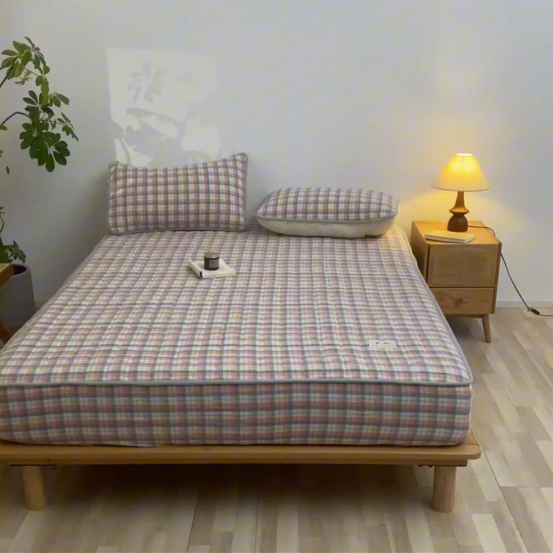 91家纺网 家纺一手货源 找家纺 伊人坊 2025新款A类全棉色织水洗棉大豆夹棉床笠 森屿 粉蓝