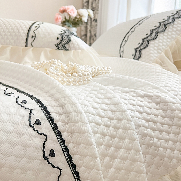 91家纺网 家纺一手货源 找家纺 网红馆（ck家纺） 2025新款凉豆豆床裙款凉席三件套-露茜公主 露茜公主-白