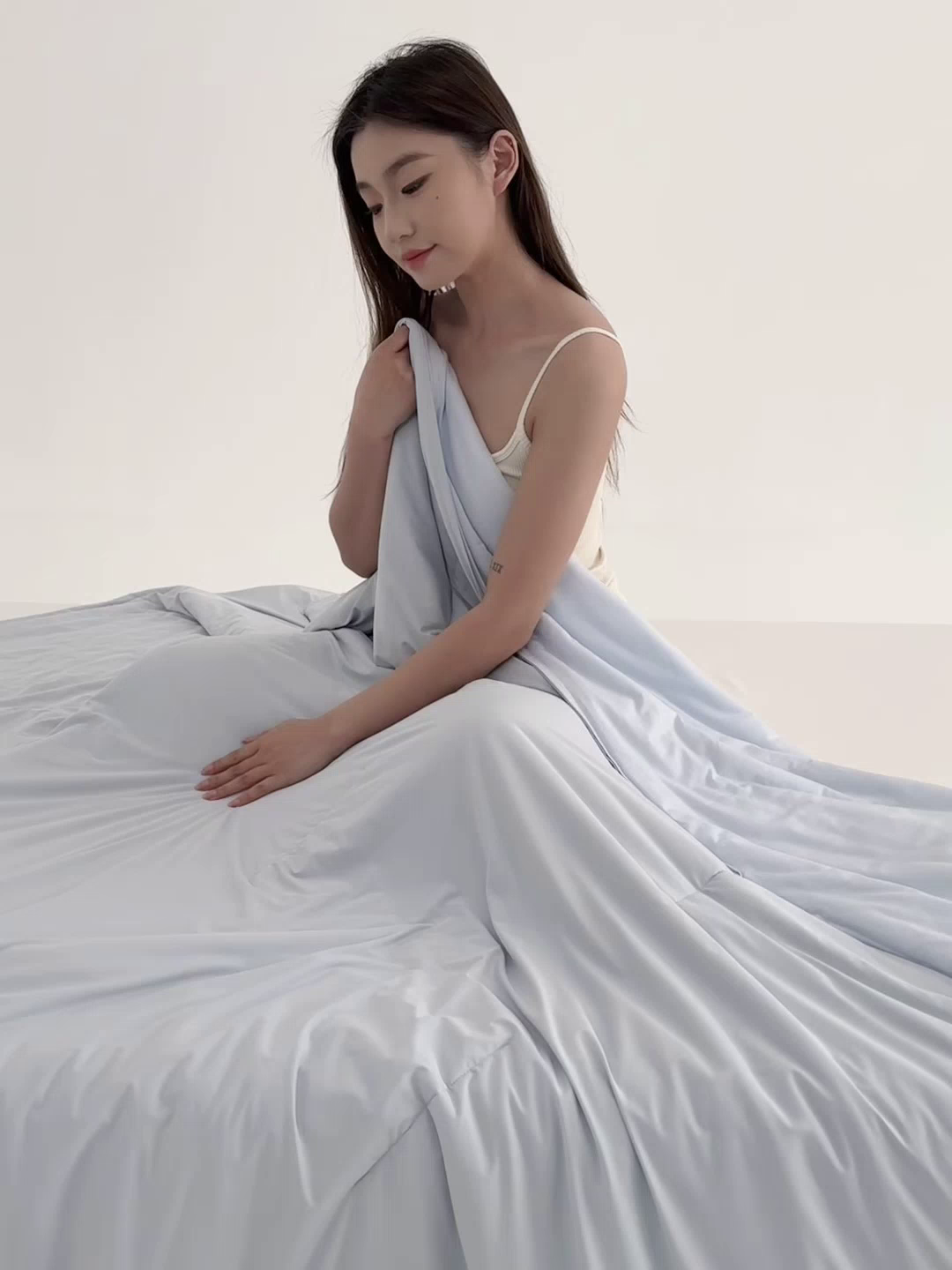 91家纺网 家纺一手货源 找家纺 星巴k家纺 2025新款亚朵同款夏季深睡被Pro2夏凉被可水洗可机洗空调被透气夏被子被芯 青空灰