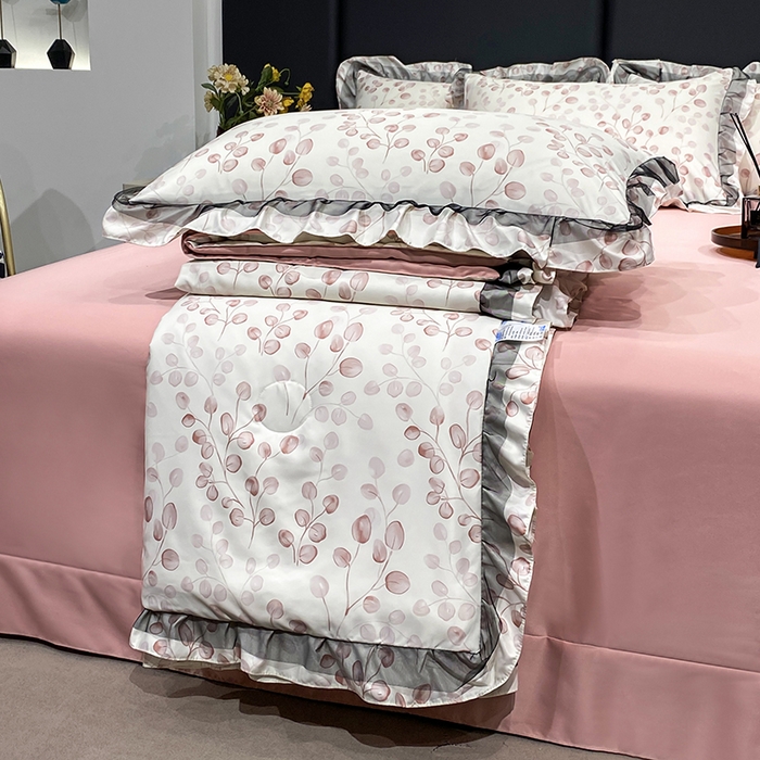 91家纺网 家纺一手货源 找家纺 宇彬家纺 2025直播新品水洗真丝冰丝双层花边天丝夏被夏天空调被夏凉被可水洗单夏被枕套三件套床单夏被四件套 迷雾森林 粉