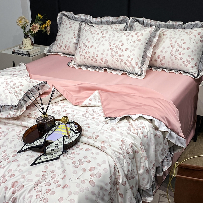 91家纺网 家纺一手货源 找家纺 宇彬家纺 2025直播新品水洗真丝冰丝双层花边天丝夏被夏天空调被夏凉被可水洗单夏被枕套三件套床单夏被四件套 迷雾森林 粉