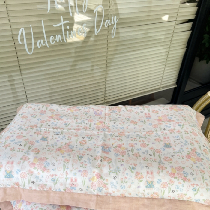 91家纺网 家纺一手货源 找家纺 棉生活家纺 2025春夏新款A类全棉纯棉儿童纱布单枕套 枕套单件 乖乖兔