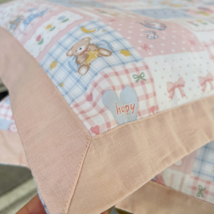 91家纺网 家纺一手货源 找家纺 棉生活家纺 2025春夏新款A类全棉纯棉儿童纱布单枕套 枕套单件 小熊