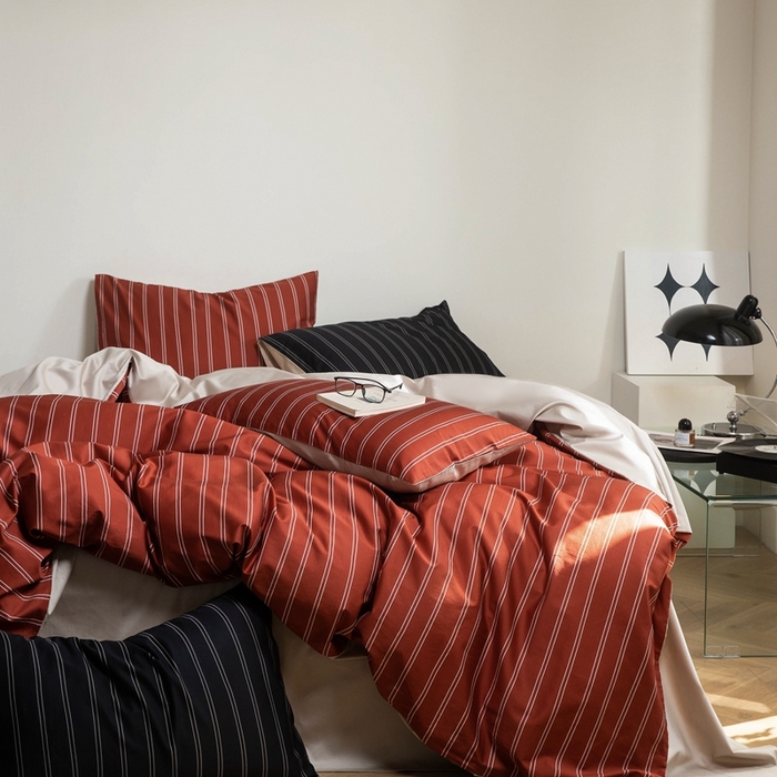 91家纺网 家纺一手货源 找家纺 （总）ONE TWO ONE 121 2025新款A类长绒棉纯棉高支高密高工贡缎数码印花（小cr ）四件套-巴黎时尚 （标准不得低于268元，加大不低于288元）