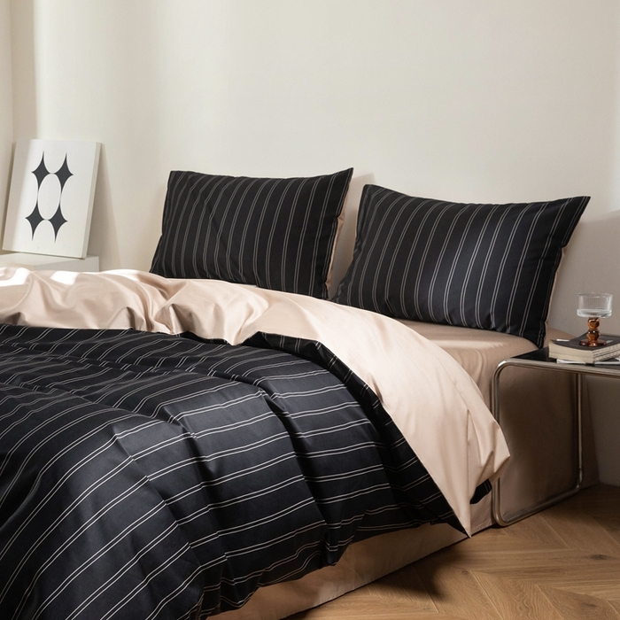 91家纺网 家纺一手货源 找家纺 （总）ONE TWO ONE 121 2025新款A类长绒棉纯棉高支高密高工贡缎数码印花（小cr ）四件套-巴黎时尚 （标准不得低于268元，加大不低于288元）