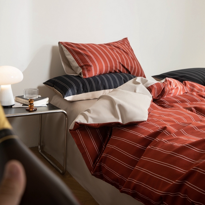 91家纺网 家纺一手货源 找家纺 ONE TWO ONE 121 2025新款A类长绒棉纯棉高支高密高工贡缎数码印花（小cr ）四件套-巴黎时尚 （标准不得低于268元，加大不低于288元） 果红