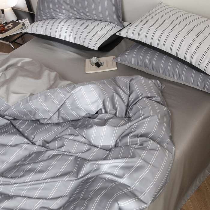 91家纺网 家纺一手货源 找家纺 ONE TWO ONE 121 2025新款A类长绒棉纯棉高支高密高工贡缎数码印花（小cr ）四件套-巴黎时尚 （标准不得低于268元，加大不低于288元） 雅灰