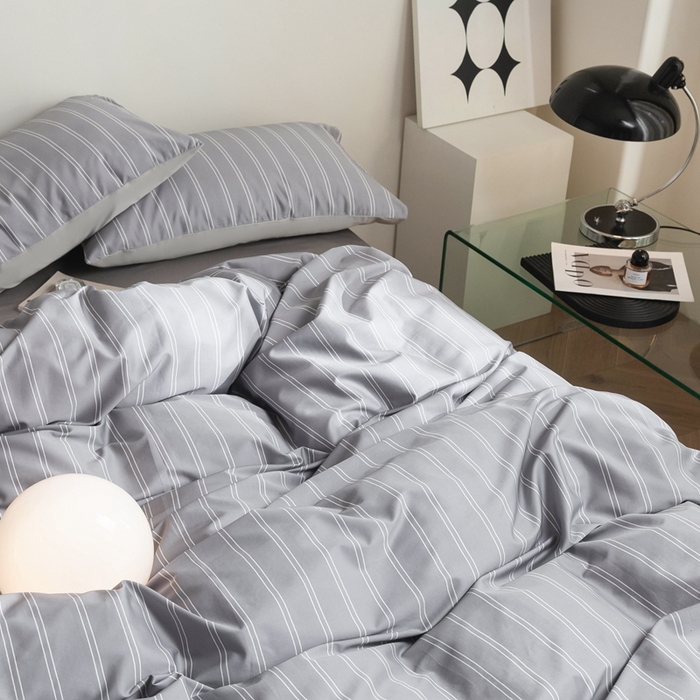 91家纺网 家纺一手货源 找家纺 ONE TWO ONE 121 2025新款A类长绒棉纯棉高支高密高工贡缎数码印花（小cr ）四件套-巴黎时尚 （标准不得低于268元，加大不低于288元） 雅灰