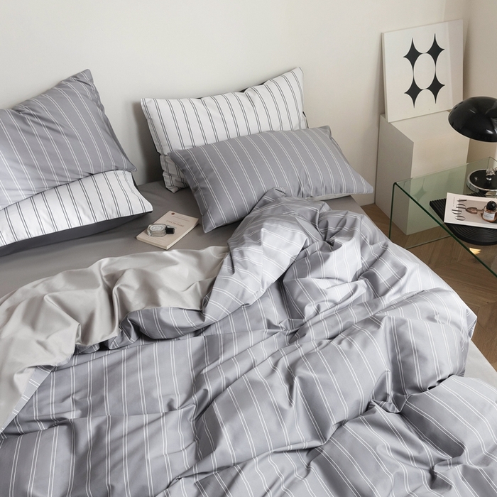 91家纺网 家纺一手货源 找家纺 ONE TWO ONE 121 2025新款A类长绒棉纯棉高支高密高工贡缎数码印花（小cr ）四件套-巴黎时尚 （标准不得低于268元，加大不低于288元） 雅灰