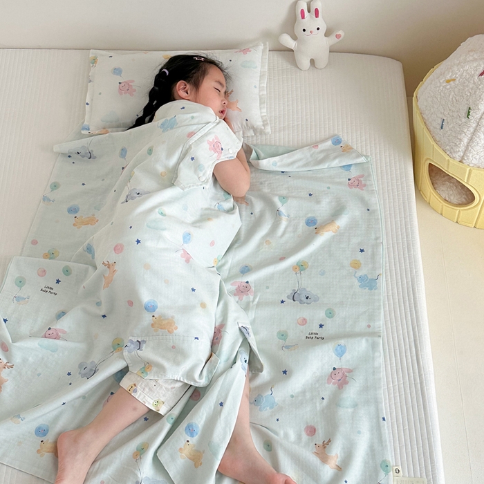 91家纺网 家纺一手货源 找家纺 BOSS 2025新款全棉有氧双层纱多功能防踢盖毯被 飞天奇遇