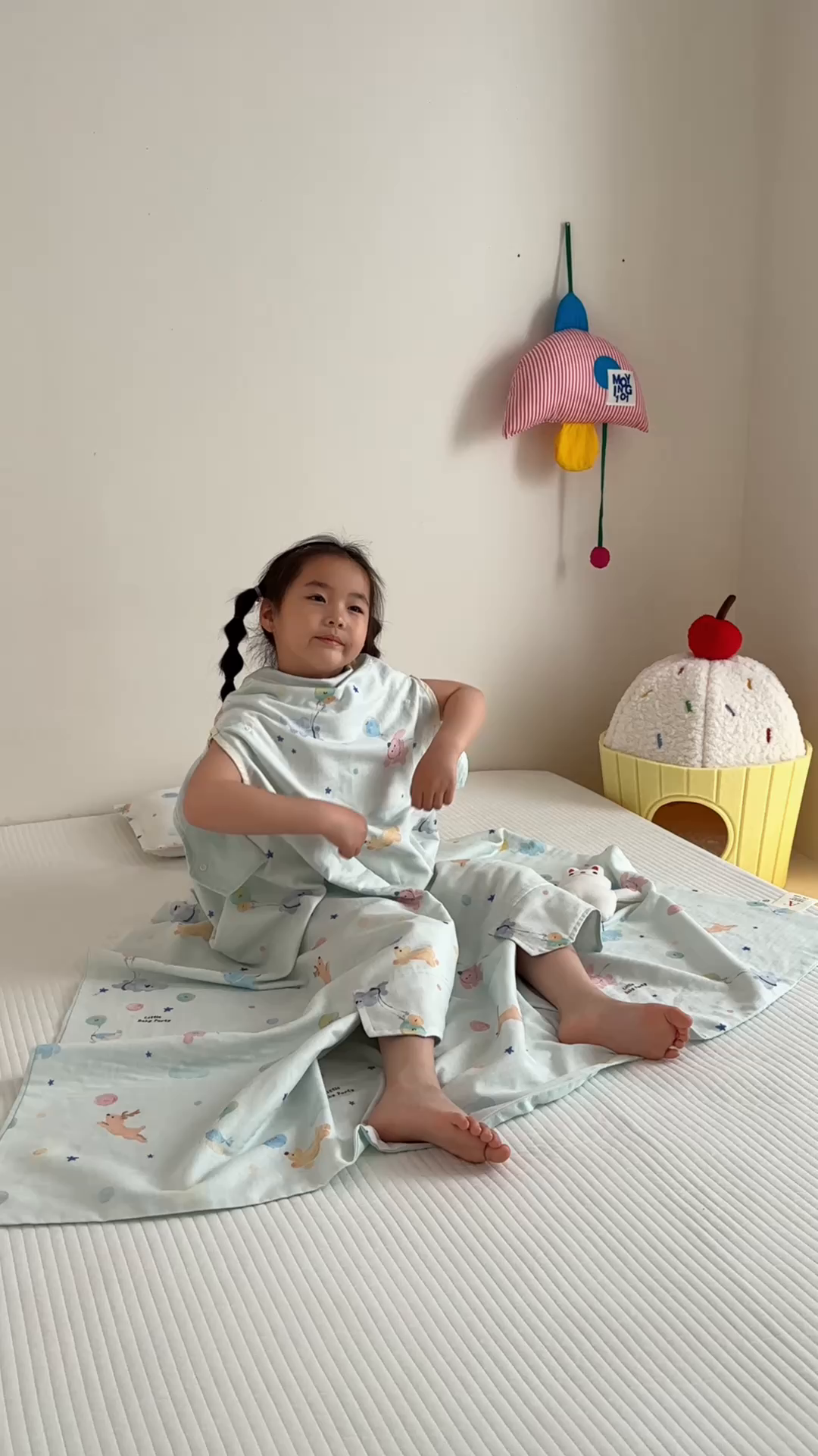 91家纺网 家纺一手货源 找家纺 BOSS 2025新款全棉有氧双层纱多功能防踢盖毯被 飞天奇遇