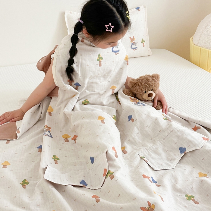 91家纺网 家纺一手货源 找家纺 BOSS 2025新款全棉有氧双层纱多功能防踢盖毯被 花园小兔