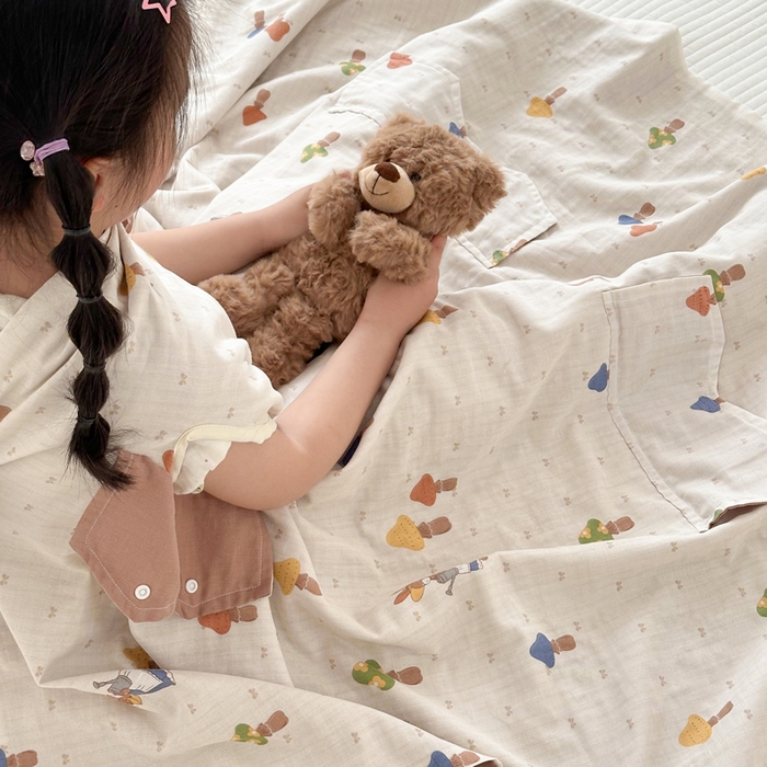 91家纺网 家纺一手货源 找家纺 BOSS 2025新款全棉有氧双层纱多功能防踢盖毯被 花园小兔