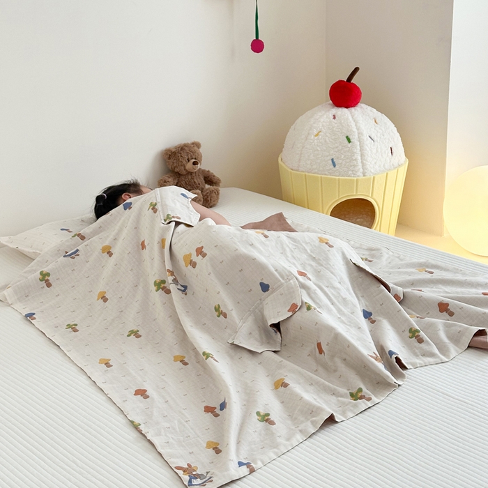 91家纺网 家纺一手货源 找家纺 BOSS 2025新款全棉有氧双层纱多功能防踢盖毯被 花园小兔