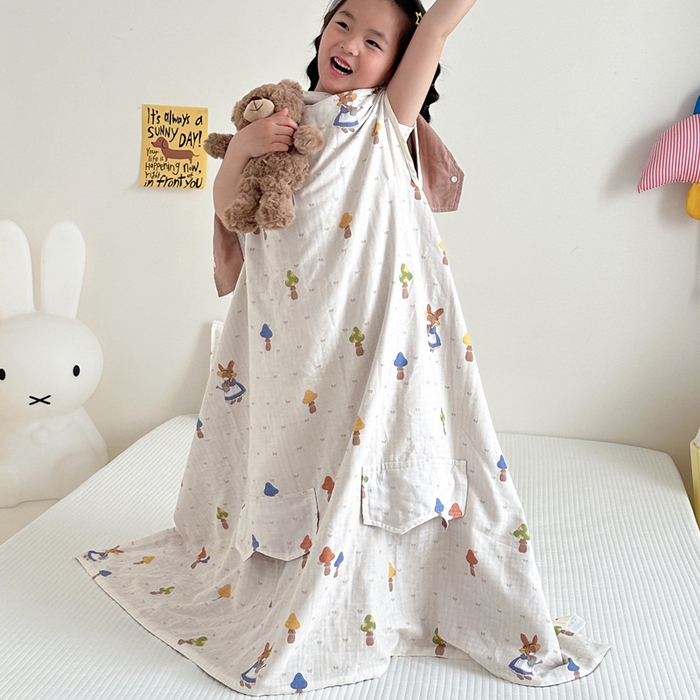 91家纺网 家纺一手货源 找家纺 BOSS 2025新款全棉有氧双层纱多功能防踢盖毯被 花园小兔