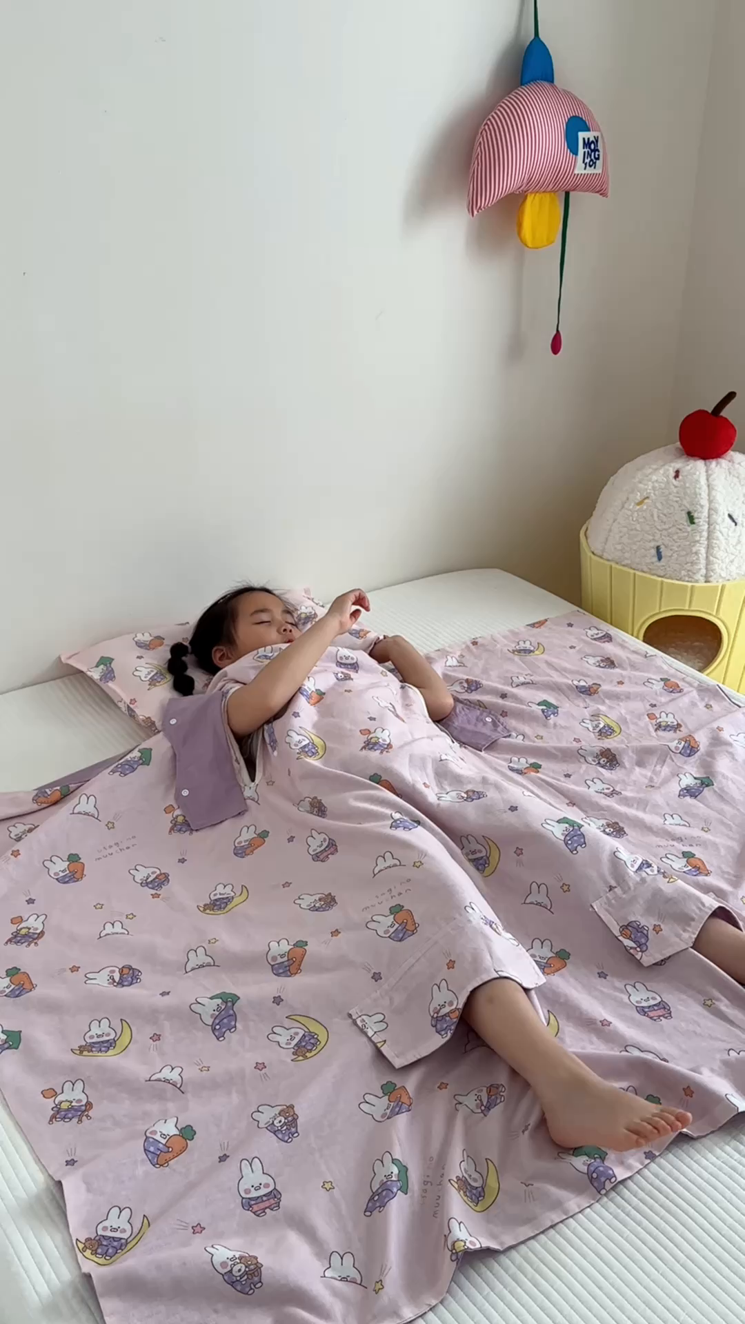 91家纺网 家纺一手货源 找家纺 BOSS 2025新款全棉有氧双层纱多功能防踢盖毯被 晚安兔