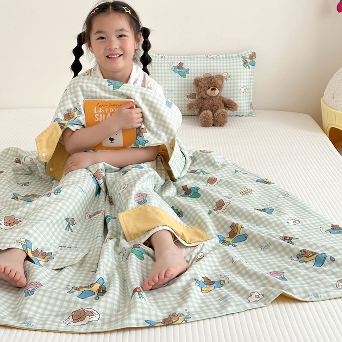 91家纺网 家纺一手货源 找家纺 BOSS 2025新款全棉有氧双层纱多功能防踢盖毯被 小熊飞行员