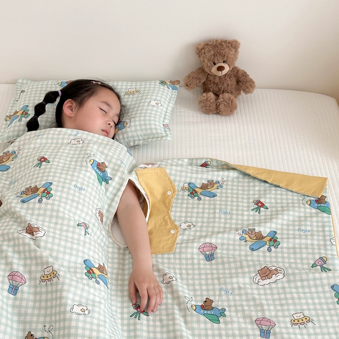 91家纺网 家纺一手货源 找家纺 BOSS 2025新款全棉有氧双层纱多功能防踢盖毯被 小熊飞行员