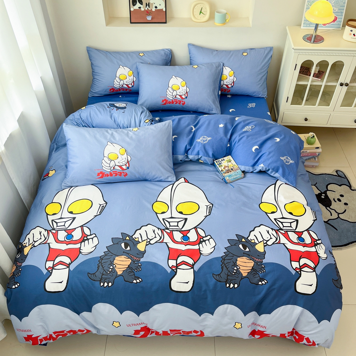 91家纺网 家纺一手货源 找家纺 孩子王家纺 2025春夏新款卡通全棉纯棉正版授权小版奥特曼-三丽鸥四件套(含防伪码） 奥特打怪兽