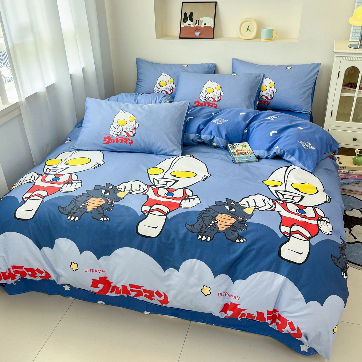 91家纺网 家纺一手货源 找家纺 孩子王家纺 2025春夏新款卡通全棉纯棉正版授权小版奥特曼-三丽鸥四件套(含防伪码） 奥特打怪兽