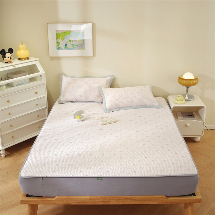 91家纺网 家纺一手货源 找家纺 共鸣沙发垫 2025新款凉豆豆床笠款凉席 床笠蝴蝶结浅粉