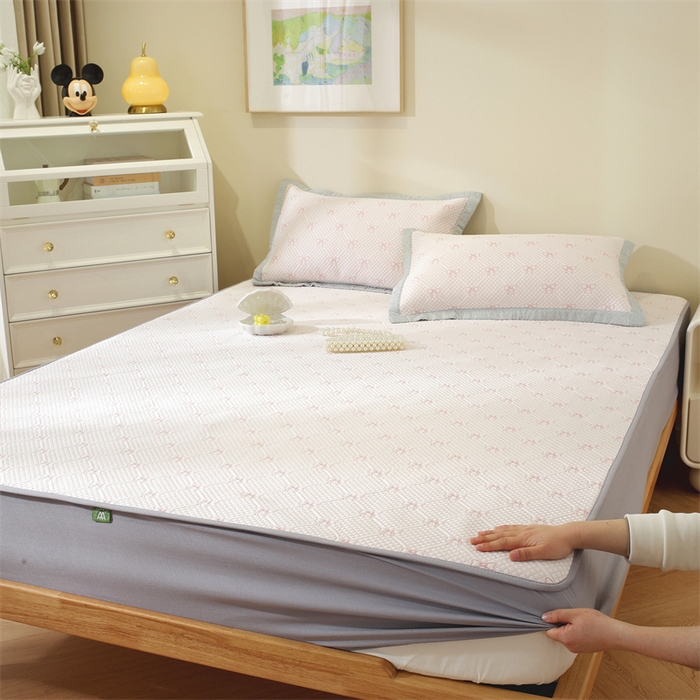 91家纺网 家纺一手货源 找家纺 共鸣沙发垫 2025新款凉豆豆床笠款凉席 床笠蝴蝶结浅粉