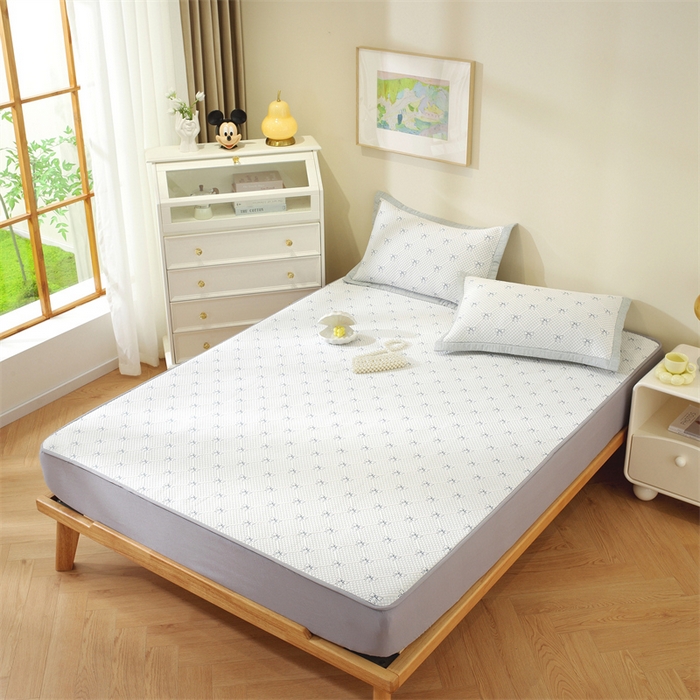 91家纺网 家纺一手货源 找家纺 共鸣沙发垫 2025新款凉豆豆床笠款凉席 床笠蝴蝶结浅蓝