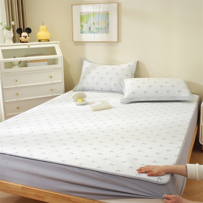 91家纺网 家纺一手货源 找家纺 共鸣沙发垫 2025新款凉豆豆床笠款凉席 床笠蝴蝶结浅蓝