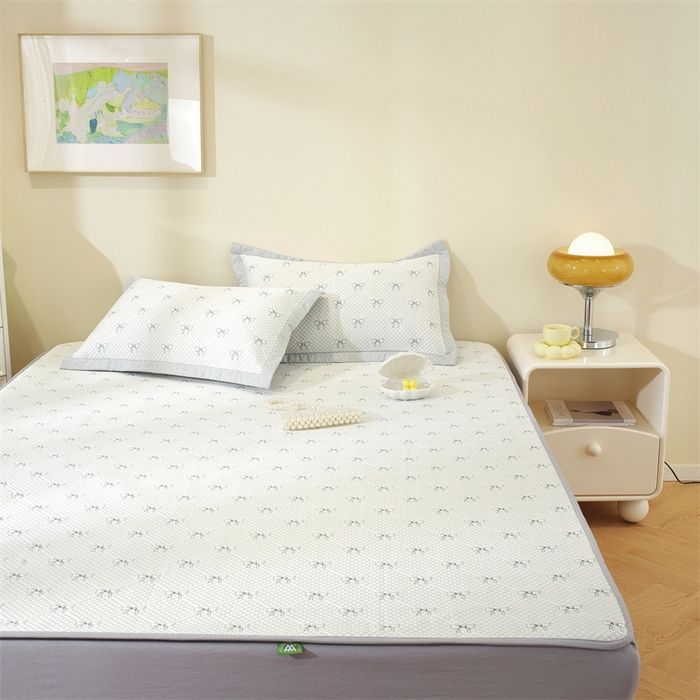 91家纺网 家纺一手货源 找家纺 共鸣沙发垫 2025新款凉豆豆床笠款凉席 床笠蝴蝶结浅绿