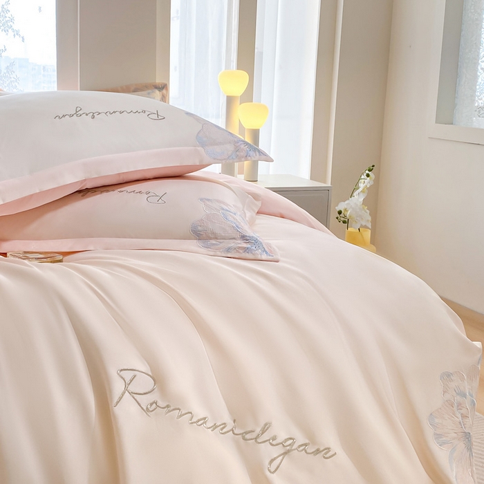 91家纺网 家纺一手货源 找家纺 花愿（原花纪） 2025新款水洗冰丝刺绣四件套-花恋系列 奶昔白+樱花粉