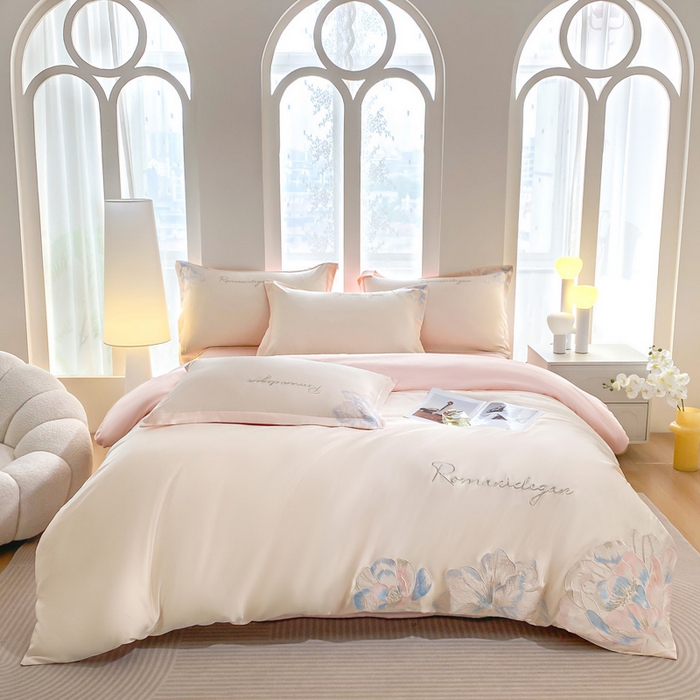 91家纺网 家纺一手货源 找家纺 花愿（原花纪） 2025新款水洗冰丝刺绣四件套-花恋系列 奶昔白+樱花粉