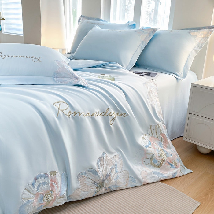 91家纺网 家纺一手货源 找家纺 花愿（原花纪） 2025新款水洗冰丝刺绣四件套-花恋系列 天空蓝