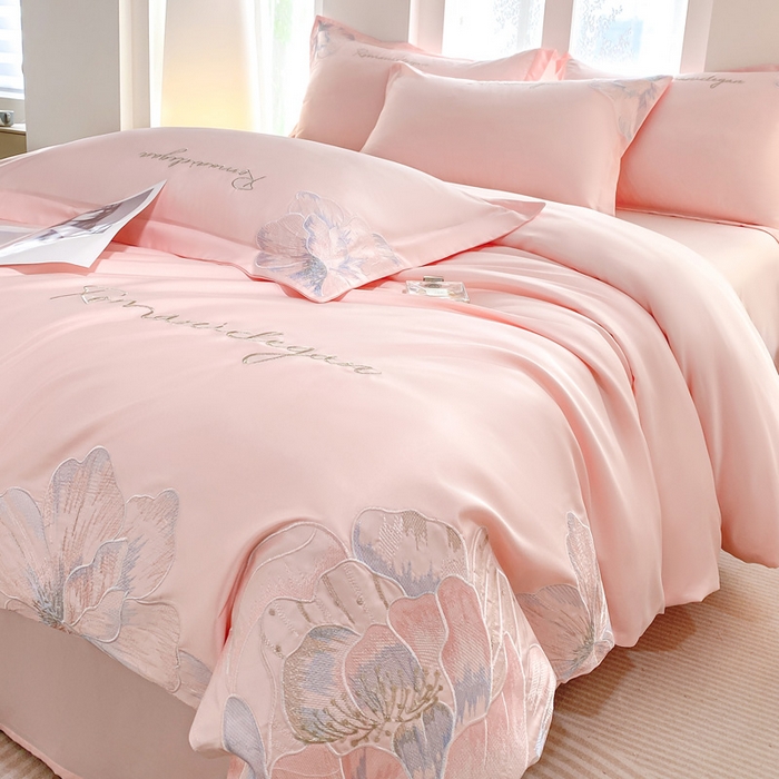 91家纺网 家纺一手货源 找家纺 花愿（原花纪） 2025新款水洗冰丝刺绣四件套-花恋系列 樱花粉