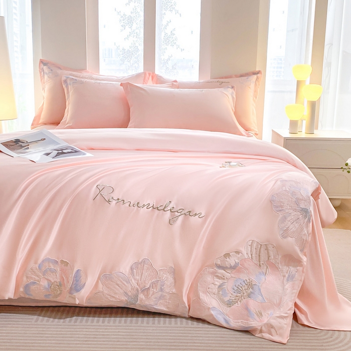 91家纺网 家纺一手货源 找家纺 花愿（原花纪） 2025新款水洗冰丝刺绣四件套-花恋系列 樱花粉