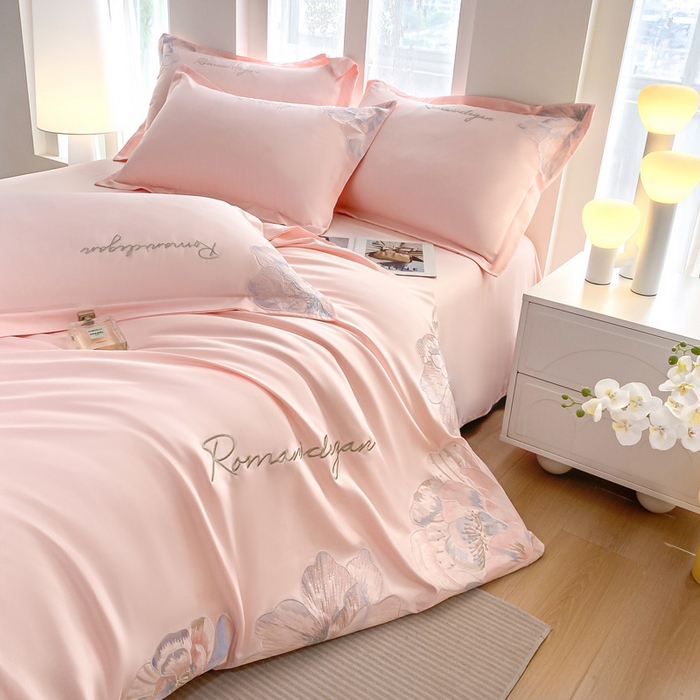 91家纺网 家纺一手货源 找家纺 花愿（原花纪） 2025新款水洗冰丝刺绣四件套-花恋系列 樱花粉