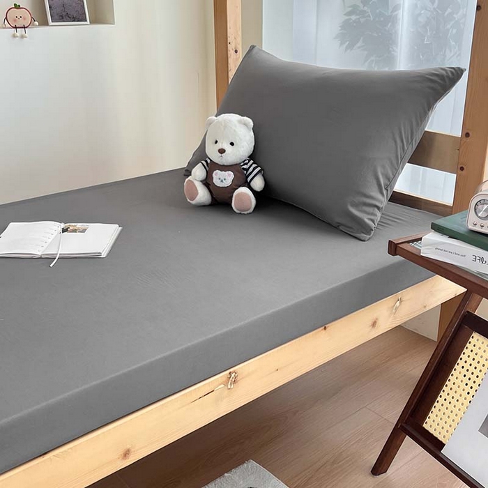 91家纺网 家纺一手货源 找家纺 多品家纺 2025春夏新款超柔水洗棉学生宿舍床笠 浅灰