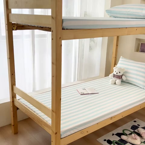 91家纺网 家纺一手货源 找家纺 多品家纺 2025春夏新款超柔水洗棉学生宿舍床笠 糯米蓝条