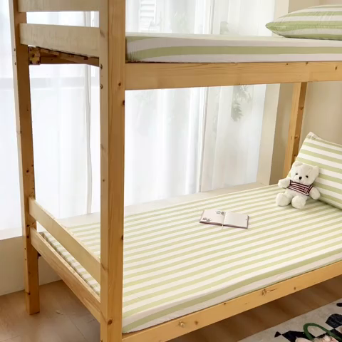 91家纺网 家纺一手货源 找家纺 多品家纺 2025春夏新款超柔水洗棉学生宿舍床笠 松绿条