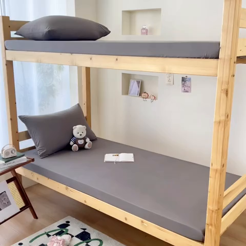 91家纺网 家纺一手货源 找家纺 多品家纺 2025春夏新款超柔水洗棉学生宿舍床笠 浅灰