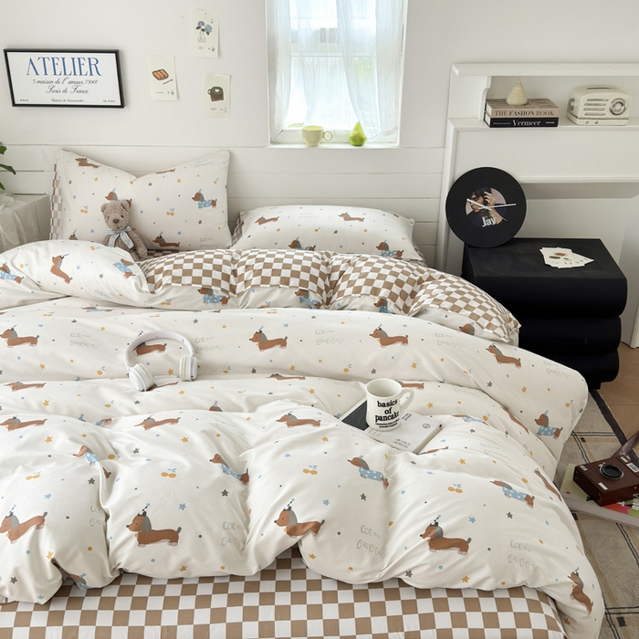 91家纺网 家纺一手货源 找家纺 可可家纺 2025新款印花卡通芦荟棉四件套亲肤床单被套三件套 星星腊肠狗