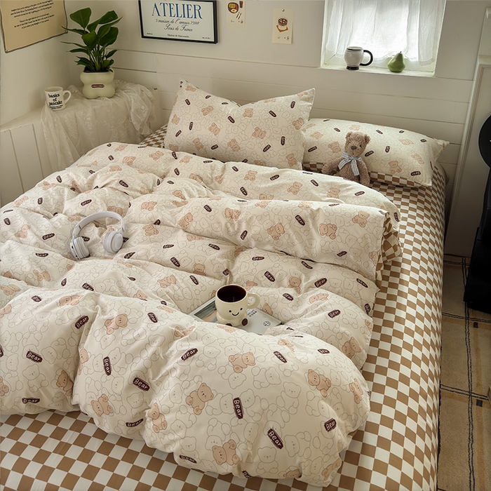 91家纺网 家纺一手货源 找家纺 可可家纺 2025新款印花卡通芦荟棉四件套亲肤床单被套三件套 Bear小熊
