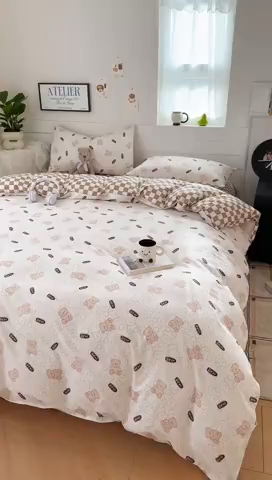 91家纺网 家纺一手货源 找家纺 可可家纺 2025新款印花卡通芦荟棉四件套亲肤床单被套三件套 Bear小熊