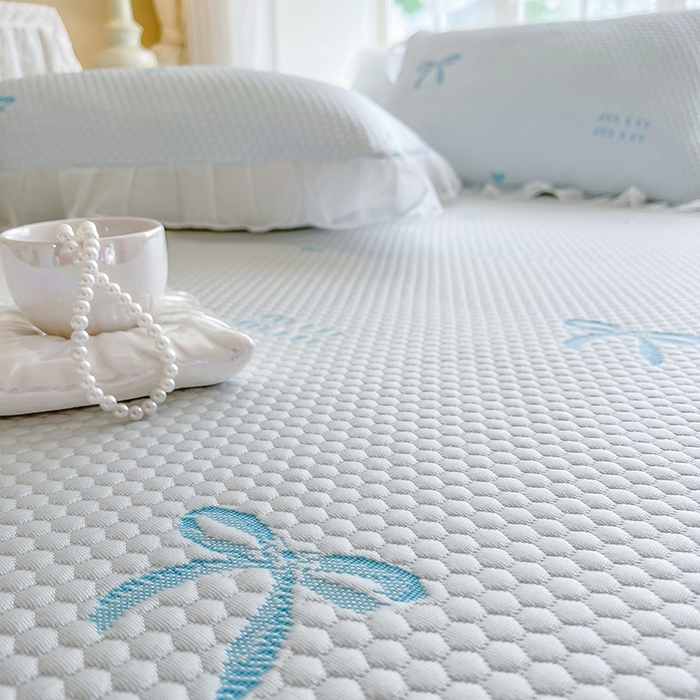 91家纺网 家纺一手货源 找家纺 麒豆豆 2025新款床笠式床裙凉感豆豆凉席席子-小清新系列 甜心蝴蝶-天蓝