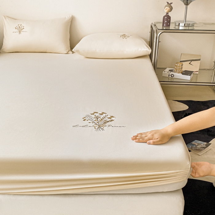 91家纺网 家纺一手货源 找家纺 暖季家纺 2025新款40支长绒棉13376刺绣款全棉床笠床垫保护套支持定制 琉璃-奶昔白