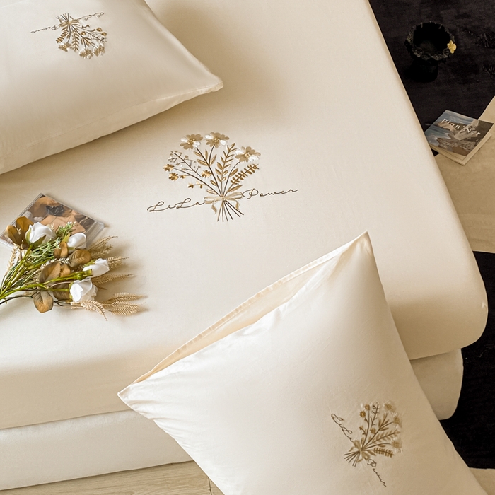 91家纺网 家纺一手货源 找家纺 暖季家纺 2025新款40支长绒棉13376刺绣款全棉床笠床垫保护套支持定制 琉璃-奶昔白